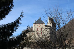 Castello di Menthon Saint-Bernand dalle mura di cinta