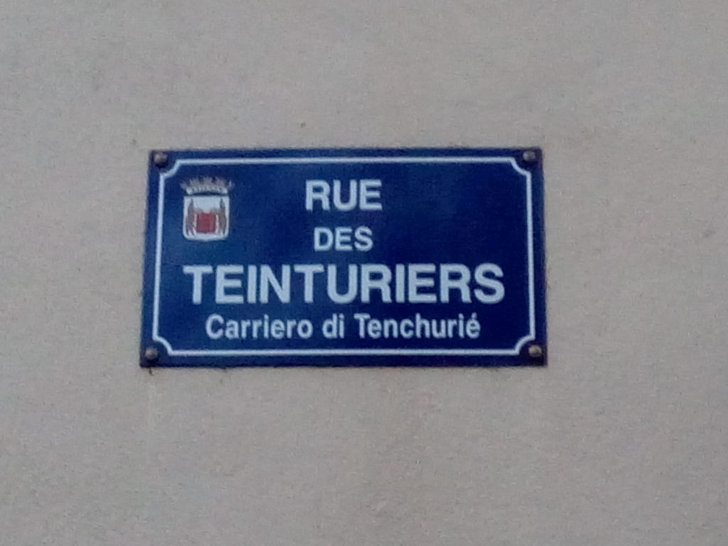 Inizia "Rue des Teinturiers"