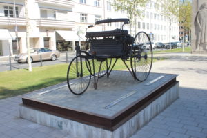 Karl Benz Memorial - Patent Motorwagen
