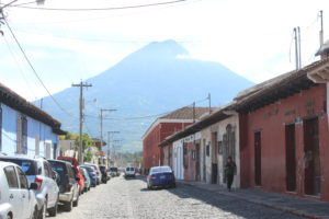 Panorama che si ha camminando per Antigua