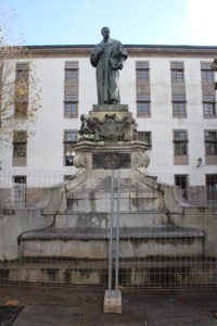 Statua per Montero Rios