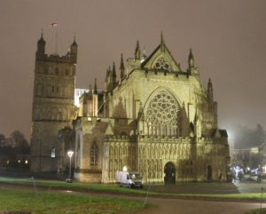 Cattedrale di Exeter in notturna