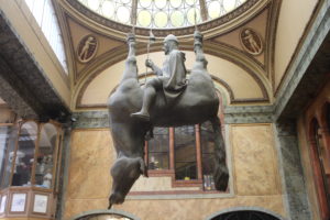 Statua di San Venceslao che cavalca un Cavallo Morto