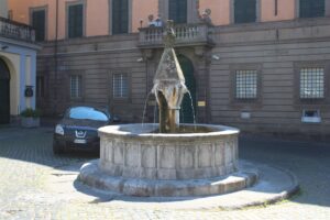 Fontana di Piazza Dante