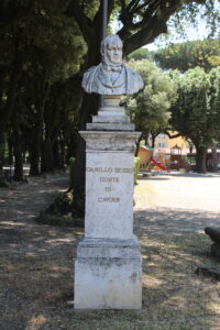 Monumento a Camillo Benso Conte di Cavour